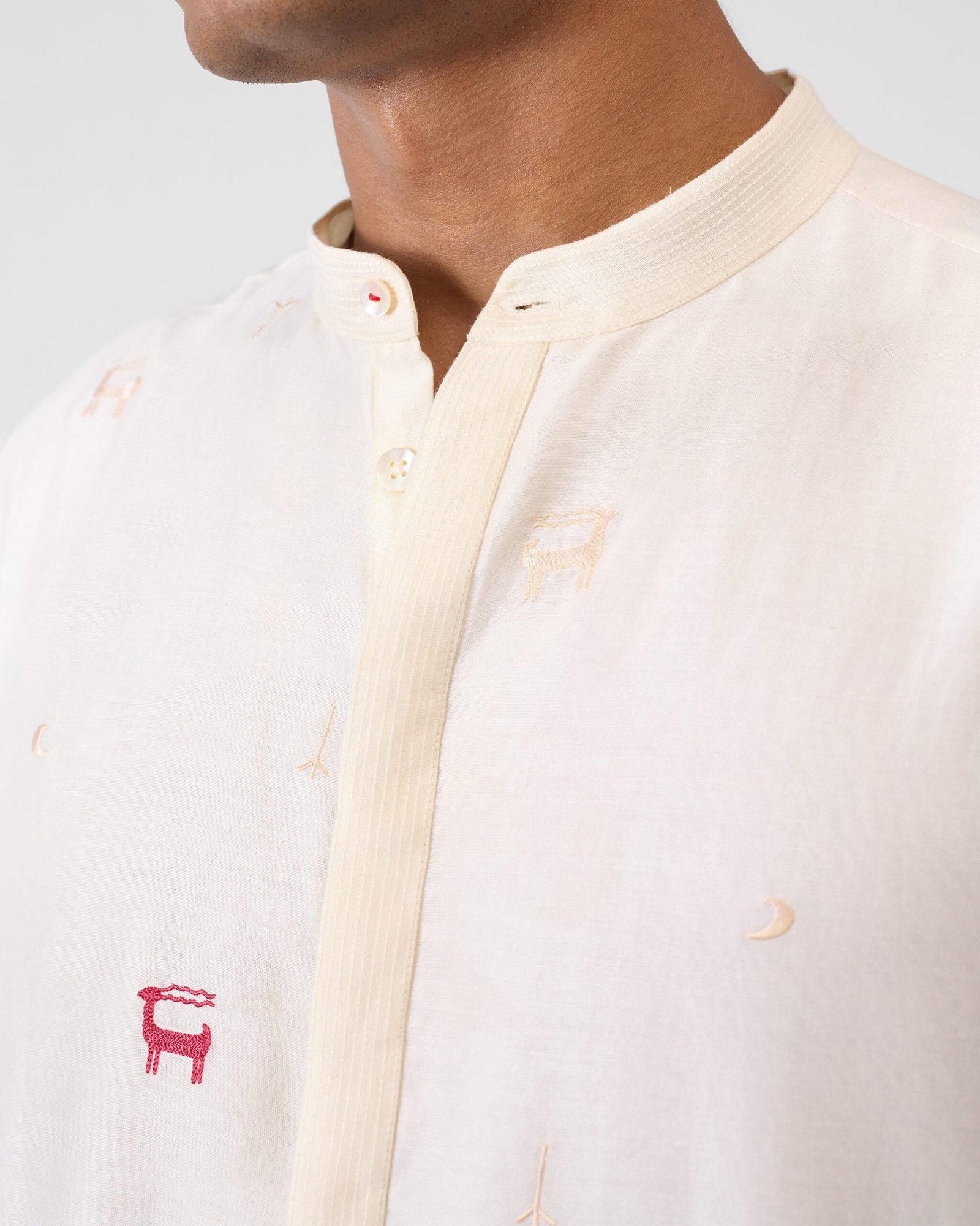 Neckband Kurta - Ivory Embroidered - Image 4