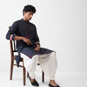 Arrham Kurta - Black Embroidered